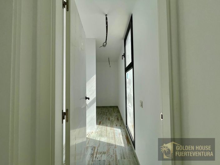 Image No.17-3 Bed Property for sale