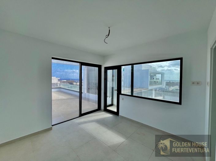 Image No.23-3 Bed Property for sale