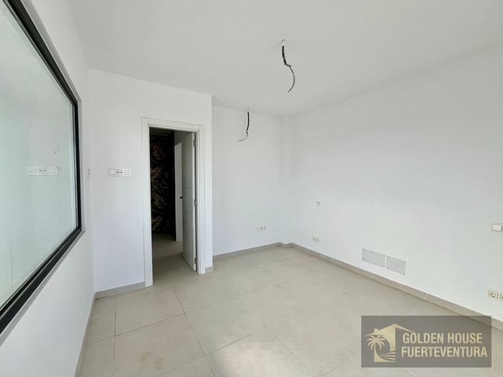 Image No.25-3 Bed Property for sale