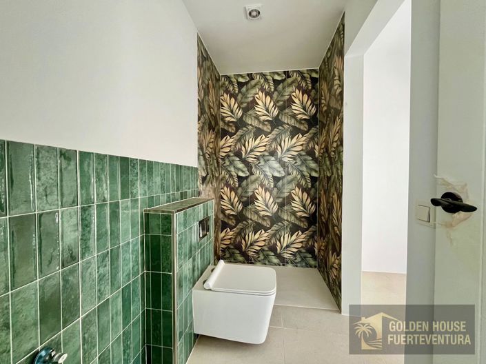 Image No.26-3 Bed Property for sale
