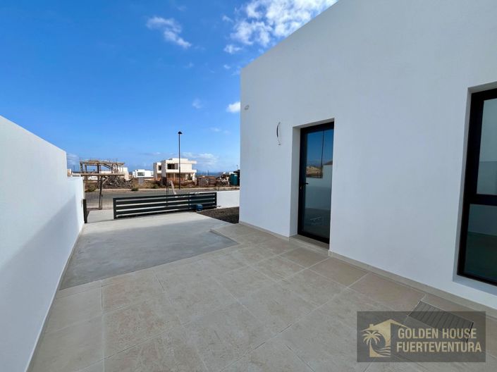 Image No.37-3 Bed Property for sale