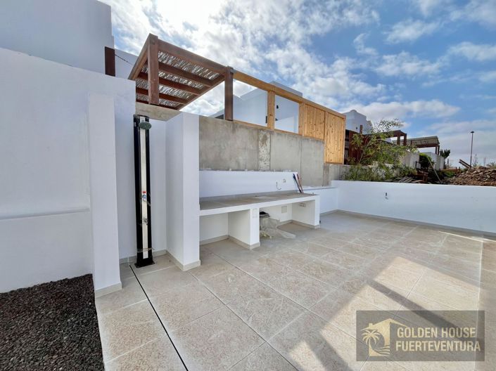 Image No.39-3 Bed Property for sale
