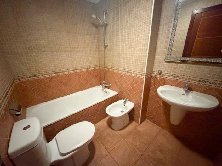 Image No.17-2 Bed Property for sale