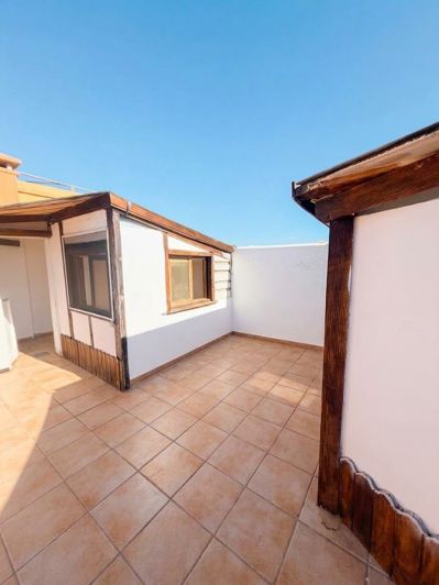 Image No.20-2 Bed Property for sale