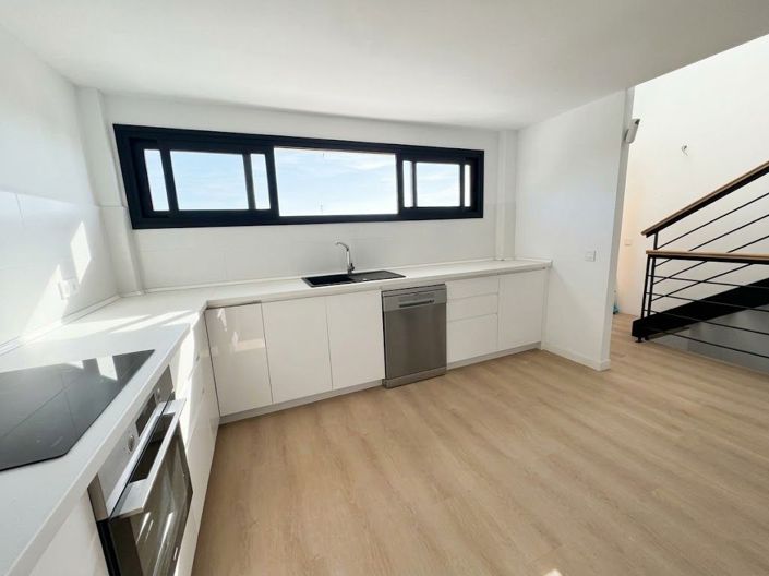 Image No.2-Propriété de 3 chambres à vendre