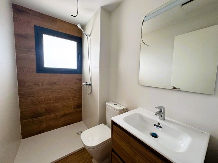 Image No.19-2 Bed Property for sale