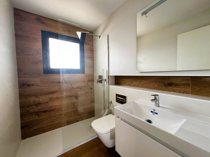 Image No.22-2 Bed Property for sale