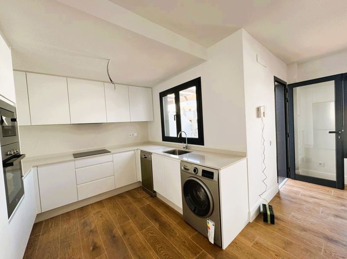 Image No.8-2 Bed Property for sale