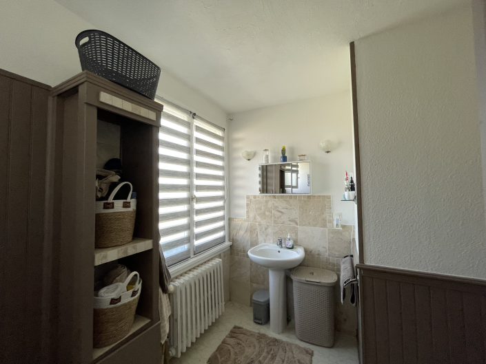 Image No.9-2 Bed House for sale