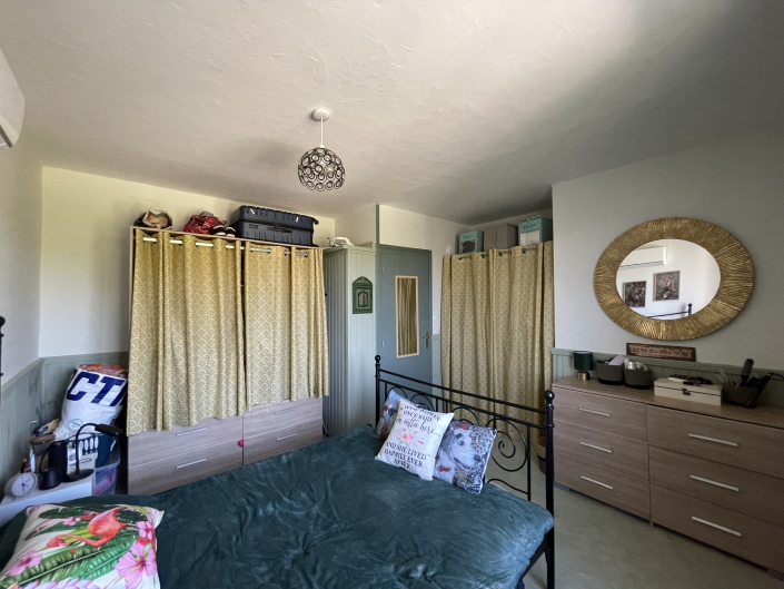 Image No.12-2 Bed House for sale