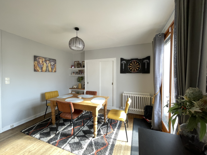 Image No.8-2 Bed House for sale