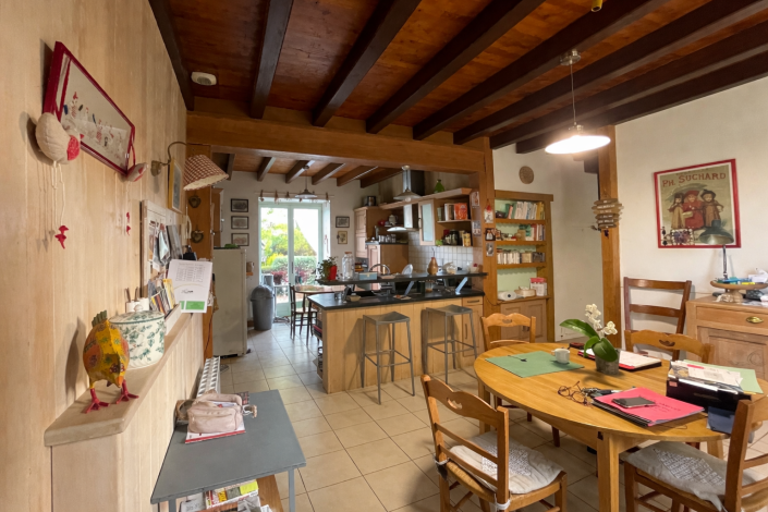 Image No.6-5 Bed House for sale