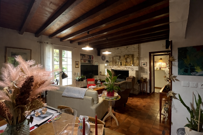 Image No.8-5 Bed House for sale