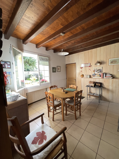 Image No.7-5 Bed House for sale