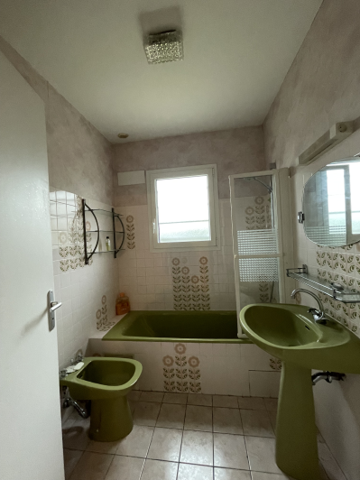 Image No.15-3 Bed House for sale