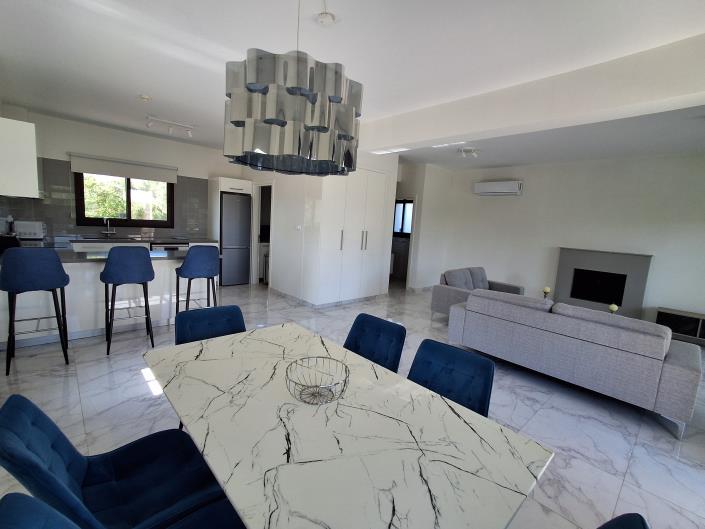 Image No.8-3 Bed Villa / Detached for sale