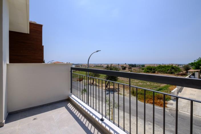 Image No.10-3 Bed House for sale