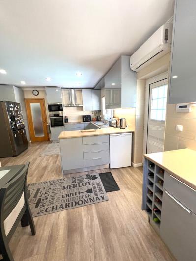 Image No.4-Maison / Villa de 4 chambres à vendre à Nadadouro