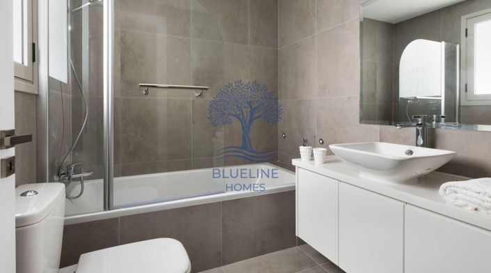 Image No.3-4 Bed Property for sale