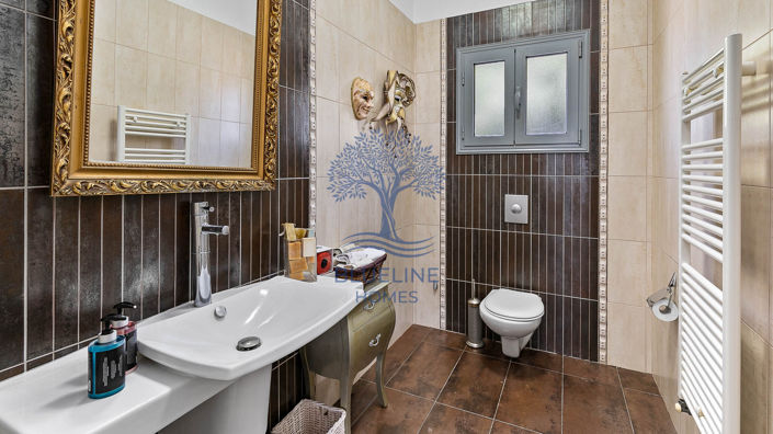 Image No.10-6 Bed Villa for sale