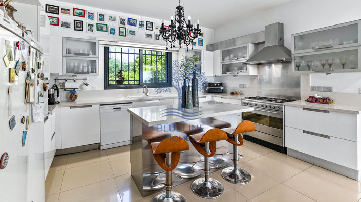 Image No.25-6 Bed Villa for sale