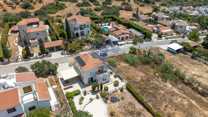 Image No.3-4 Bed Villa for sale