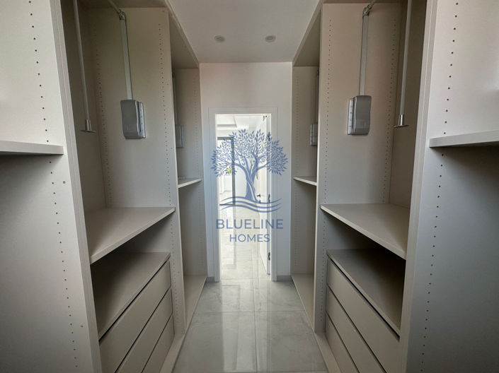 Image No.10-4 Bed Villa for sale