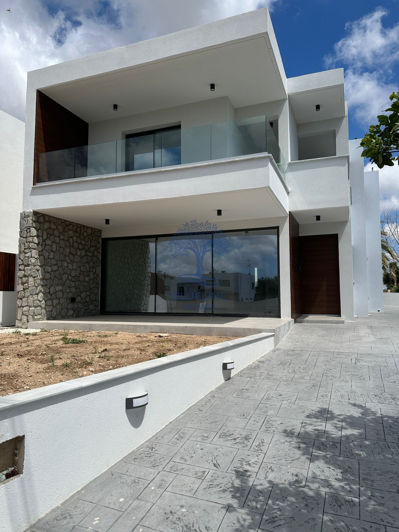 Image No.3-4 Bed Villa for sale