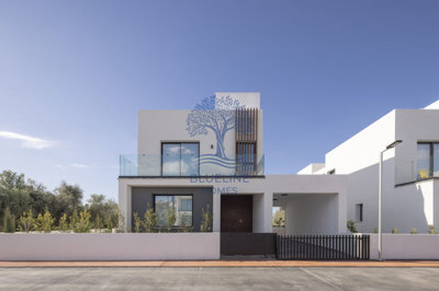 Villa de 4 chambres à vendre à Chlorakas