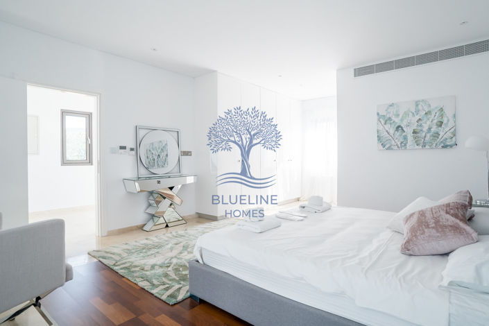 Image No.9-5 Bed Villa for sale