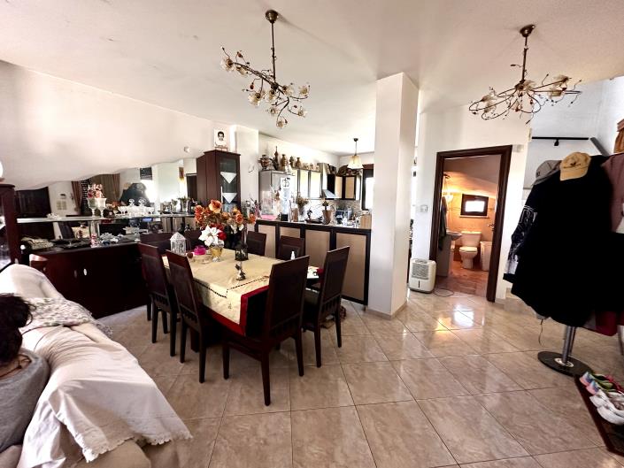 Image No.6-3 Bed House for sale