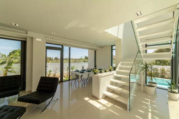 Image No.2-7 Bed Villa for sale