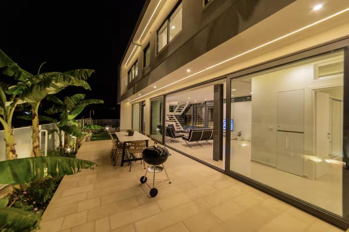 Image No.15-7 Bed Villa for sale