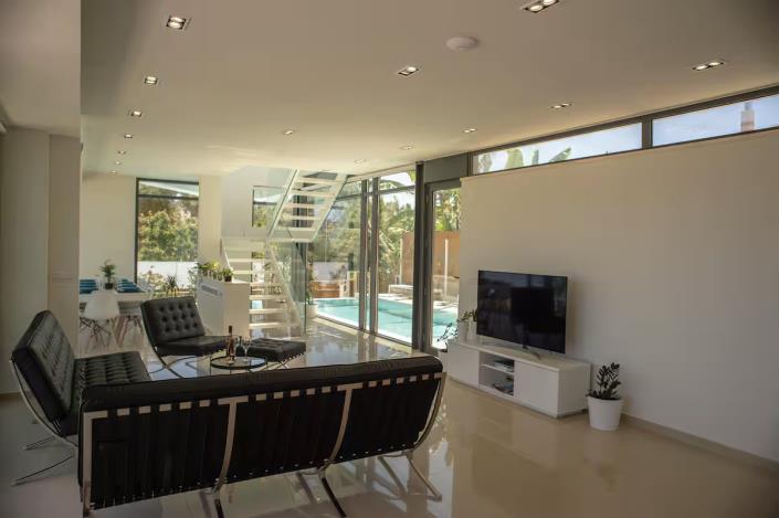 Image No.26-7 Bed Villa for sale