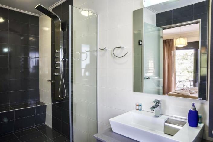 Image No.2-4 Bed Villa for sale