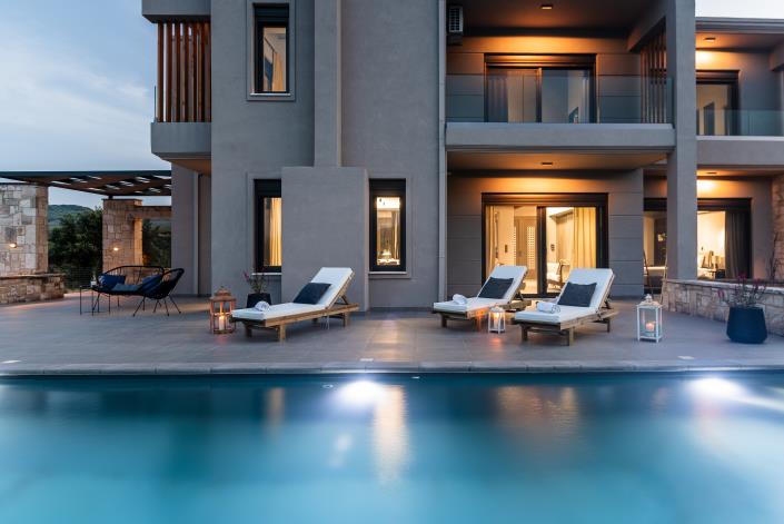 Image No.1-4 Bed Villa for sale