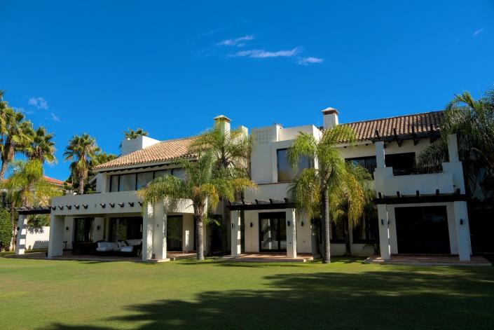 Image No.1-7 Bed Villa for sale