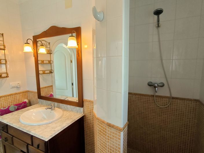 Image No.17-2 Bed Bungalow for sale