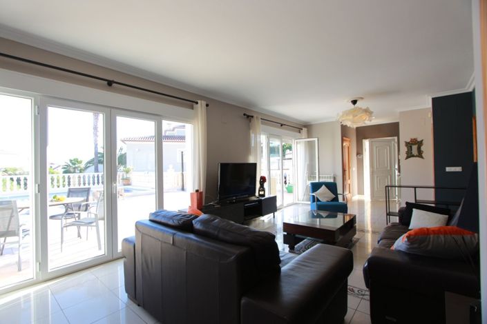 Image No.5-5 Bed Villa for sale