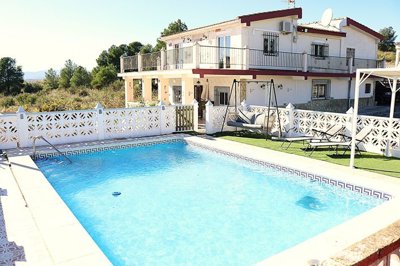 5 Bed Villa for sale