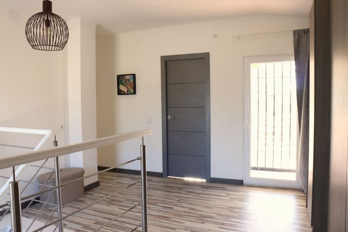 Image No.36-5 Bed Villa for sale