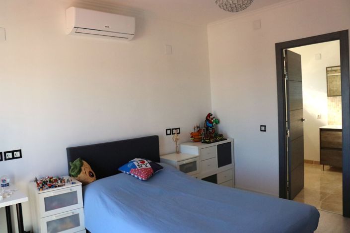 Image No.47-5 Bed Villa for sale