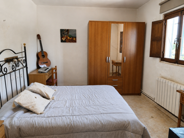 a20bright20bedroom20with20a20double20bed20a20