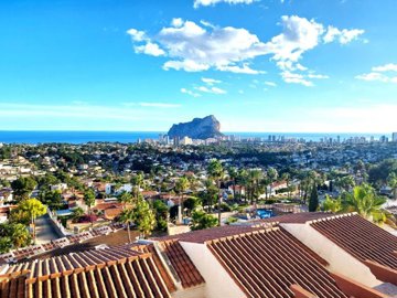 panoramic-view-to-the-penon-de-ifach-and-the-