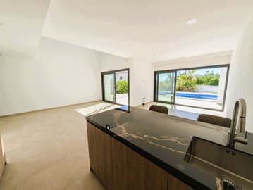 view-from-the-kitchen-to-the-pool