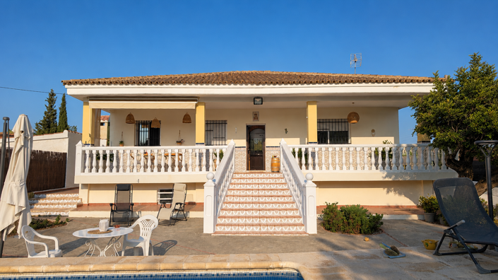 Image No.2-Villa de 4 chambres à vendre à Montroy