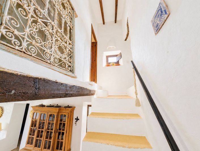 Image No.23-4 Bed Country House for sale