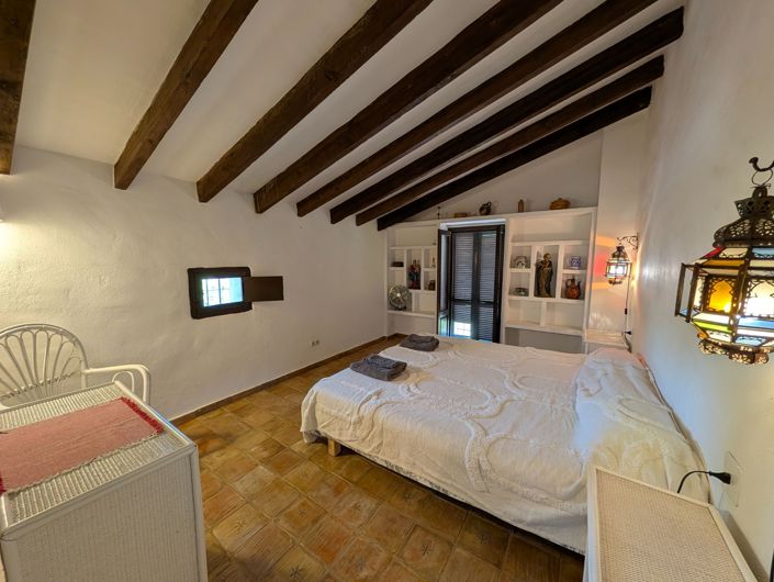 Image No.27-4 Bed Country House for sale