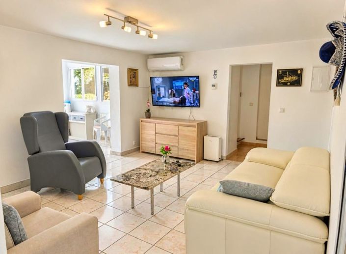 Image No.6-5 Bed Villa for sale