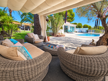 spacious-mediterranean-terrace-and-outdoor-li